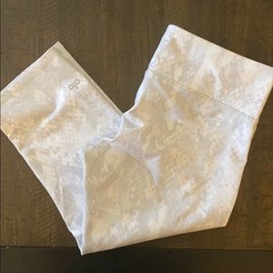 Alo Capri Leggings